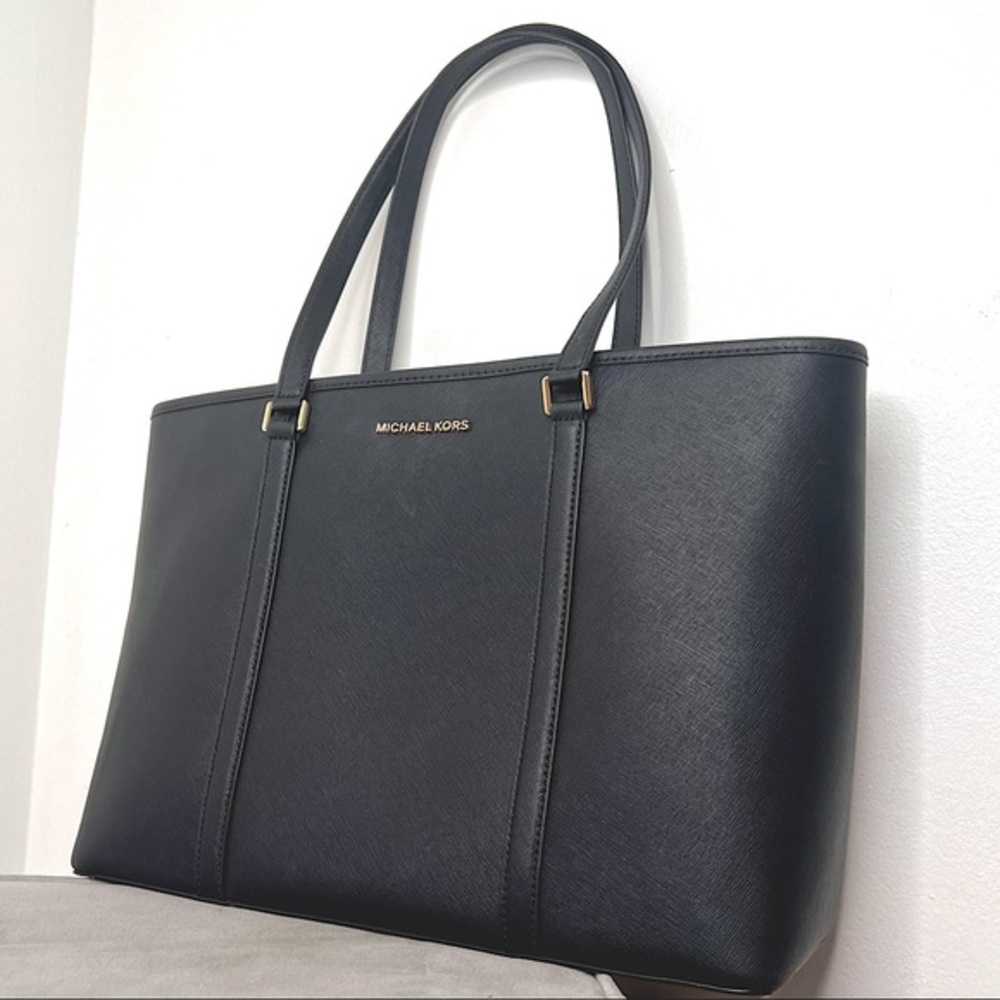 Michael Kors• Black Leather•Sady Shoulder Bag•Large Tote